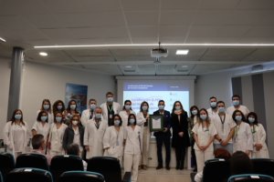 Acto de entrega de la certificación en el salón de actos del Hospital de Poniente.