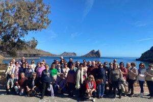 Los asistentes al viaje en una foto de grupo.