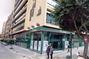 Oficinas de Unicaja en el Paseo de Almería. 