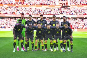 El once del Almería en el Nuevo Estadio de Los Cármenes. 