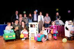 Foto de familia de la celebración del acto.