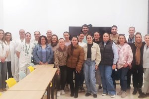 Los 16 estudiantes que realizarán sus prácticas en Torrecárdenas.