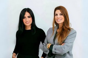 Estafanía Molina y Libertad Martínez, fundadoras de Adiara Social y organizadoras del evento.