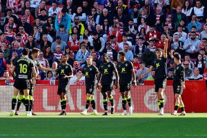 A pesar del golazo de Pubill, el Almería volvió a fallar y empató un partido que debió haber ganado.