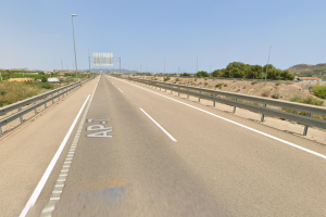 El accidente se ha producido en la AP-7 a su paso por Vera.