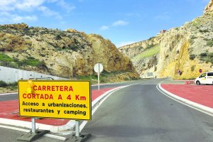 Acceso a la zona de El Cañarete cuando se produjeron los desprendimientos en la zona.