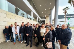 Manifestación PSOE a las puertas del Hospital Torrecárdenas.