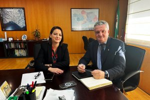 La alcaldesa de Albox se reúne con el delegado de Salud.