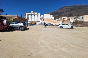 Imagen del solar recién escriturado por el Ayuntamiento de Dalías.