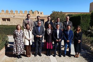 El consejero Arturo Bernal junto a otras autoridades autonómicas, provinciales y locales en la Alcazaba de Almería.