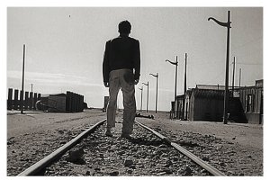 Fotograma de la película 'No más huir', en la zona de la ribera de Poniente en el puerto de Adra.