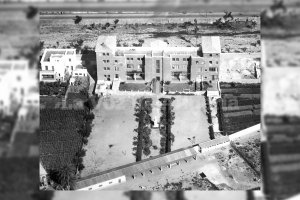 Vista del colegio de las Hijas de Jesús en el malecón de la Rambla. Las zonas próximas a la escuela formaban aún parte de la vega de Almería.
