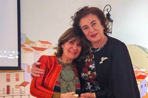 Astrid Vargas recibe el Premio AlVelAl-Dietmar Roth.