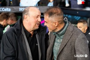 Saludo entre Benítez y Garitano antes de que comenzara el encuentro.