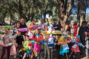 Los vecinos del Levante el Día de la Vieja el pasado 2023.