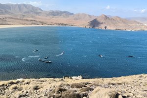 Narcolanchas refugiadas del temporal en la playa de Los Genoveses, en Cabo de Gata (Níjar).