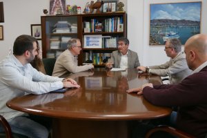 Firma del protocolo con Hidralia en el Ayuntamiento de Adra.