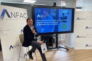 Presentación del vehículo electrificado en el año 2023