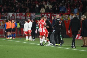 Arribas entró con el partido cuesta arriba en el minuto 83.