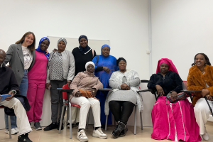 Los participantes de la reunión en una foto grupal.