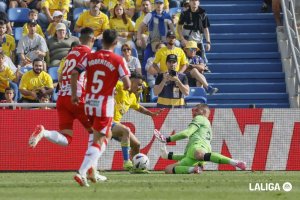 Maximiano paró el tiempo en el Estadio de Gran Canaria.