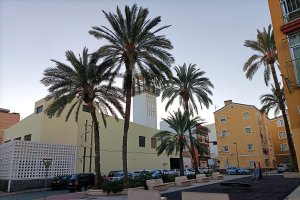 Así luce el parque junto a la Iglesia de San Ildefonso.