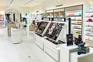 Imagen del interior de la renovada tienda.