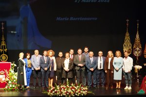 Foto grupal del acto.