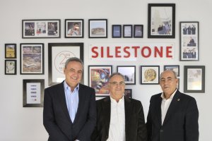 Los hermanos Francisco, Eduardo y José Cosentino, propietarios de la multinacional almeriense.