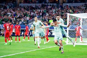 César Montes (3) hizo un señor partido aportando seguridad en defensa.