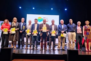 Foto grupal de la celebración del encuentro.