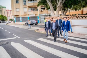 Parte del equipo de gobierno visita las obras.