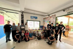 Exposición ‘El Rincón del Cofrade’ del IES Azcona y sus autores.