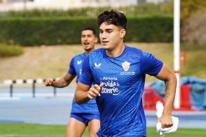 El defensa es uno más en los entrenamientos y compite con el filial en Tercera RFEF.