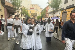 La lluvia hizo acto de presencia este Domingo de Ramos.