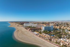 Una vista aérea de Roquetas de Mar.