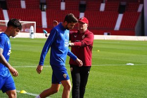 Pepe Mel agradeció las palabras de Édgar González, que lo ve como un buen líder en el Almería.
