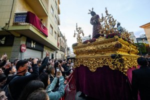 La Hermandad de Rosario del Mar estrenó las imágenes secundarias del misterio de Nuestro Padre Jesús de las Penas en el Abandono de sus Discípulos.