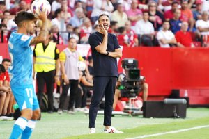 Vicente Moreno en su último partido con el Almería en Sevilla.