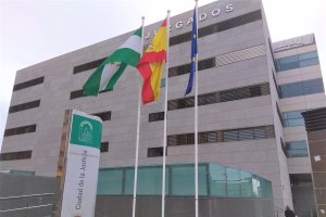 Fachada de la Ciudad de la Justicia de Almería.