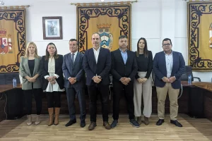 Los miembros del nuevo equipo de Gobierno tras la moción de censura.