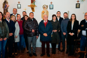 El equipo de gobierno de Vícar en la celebración de la misa.