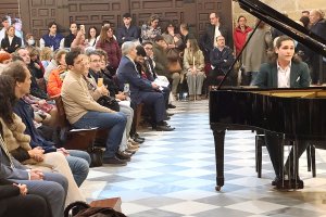 José Carlos Esteban-Hanza Fernández, al piano.