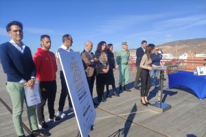 La presentación de la Media Maratón de Almería ha sido en el Cable Inglés, un marcio incomparable.