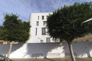 Imagen del edificio de oficinas que será adquirido por el Colegio de la Abogacía de Almería.