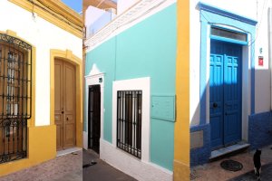 En los barrios antiguos, como el de la Almedina, aún es posible encontrarse con fachadas de vivos colores que recuerdan otros tiempos.