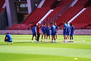 Mel tiene que tomar decisiones importantes aunque ya no haya opciones de permanecer en Primera División.