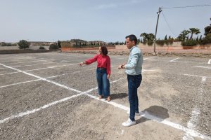 María del Mar Alfonso, alcaldesa de Albox ha visitado el espacio destinado al futuro parking público.