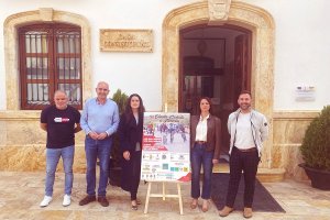 Los representantes de Total Sport y A Toda Marcha en el Ayuntamiento de Albox junto a la alcaldesa