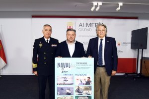 Ángel Gamboa, Diego Cruz y Mariano Sarmiento, con el cartel del ciclo.